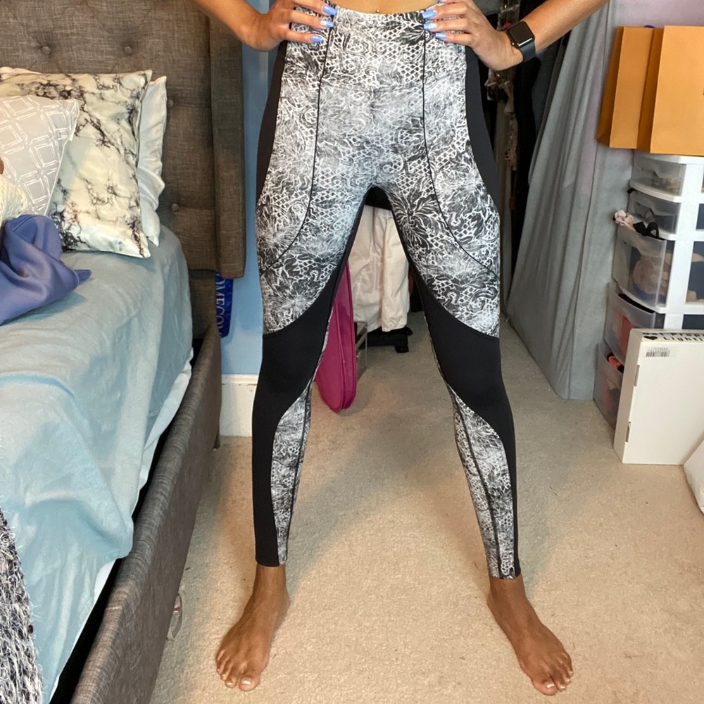 Special addition Lululemon Leggings!
